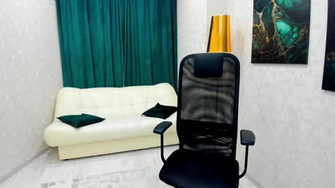 Snapshot of make_love_1 chatting on 02-03-25, 02:14 Chloe online show from 02-03-25, 02:14