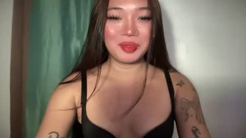 Snapshot of makemesquirt_xxx chatting on 05-29-26, 02:20 KEANA online show from 05-29-26, 02:20
