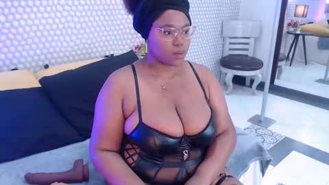 makena online show from 02-18-25, 03:42