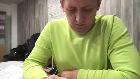 Snapshot of maks199402 chatting on 12-22-25, 09:28 maksoffice online show from 12-22-25, 09:28