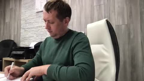 Snapshot of maks199402 chatting on 01-10-26, 10:28 maksoffice online show from 01-10-26, 10:28