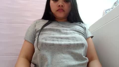 Snapshot of makulato chatting on 05-20-26, 02:56 Maya online show from 05-20-26, 02:56