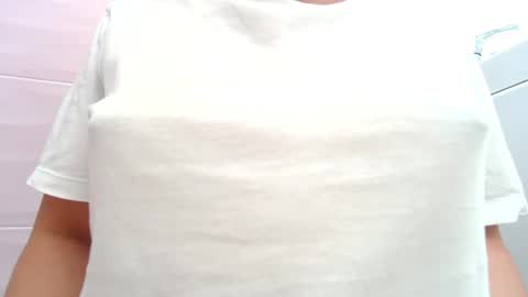 Snapshot of makulato chatting on 05-27-26, 02:03 Maya online show from 05-27-26, 02:03