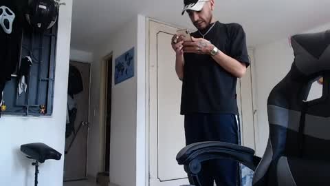 malek_xarx online show from 04-01-26, 06:27