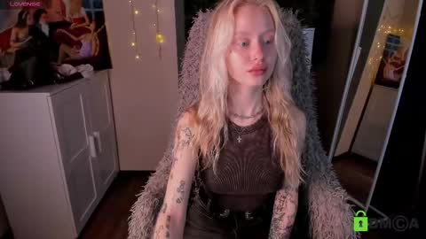 Malena online show from 11-07-25, 10:37