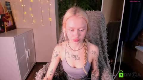 Malena online show from 11-21-25, 10:25