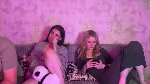 Snapshot of maliinka chatting on 09-27-25, 06:24 Malinka online show from 09-27-25, 06:24