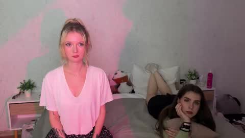 Snapshot of maliinka chatting on 10-05-25, 06:28 Malinka online show from 10-05-25, 06:28