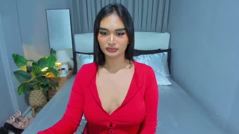 Snapshot of mallorygil chatting on 12-06-24, 05:53 Mallory online show from 12-06-24, 05:53