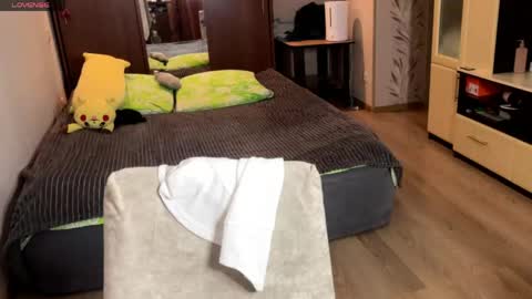 Jinny online show from 04-15-26, 08:09