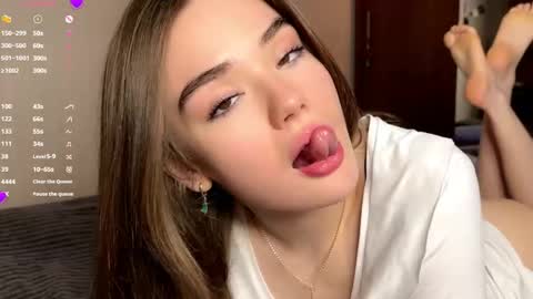 Jinny online show from 04-26-26, 04:15