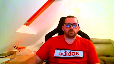 Snapshot of malou2927 chatting on 12-01-24, 08:20 breton online show from 12-01-24, 08:20