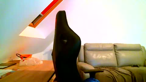 Snapshot of malou2927 chatting on 12-02-24, 07:38 breton online show from 12-02-24, 07:38