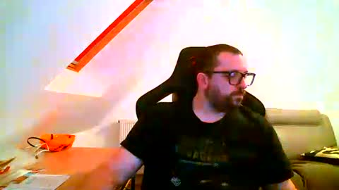 Snapshot of malou2927 chatting on 12-14-24, 05:03 breton online show from 12-14-24, 05:03