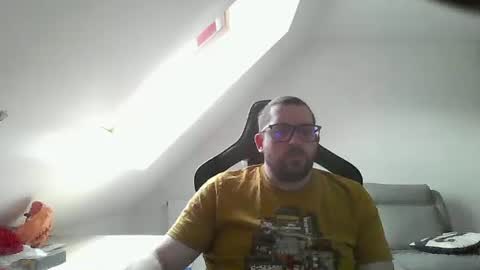 Snapshot of malou2927 chatting on 12-23-24, 11:57 breton online show from 12-23-24, 11:57