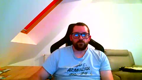 Snapshot of malou2927 chatting on 12-27-24, 10:59 breton online show from 12-27-24, 10:59