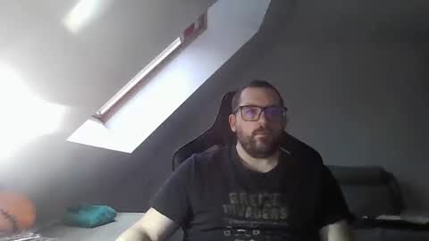 Snapshot of malou2927 chatting on 12-30-24, 09:27 breton online show from 12-30-24, 09:27