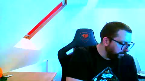 Snapshot of malou2927 chatting on 12-31-24, 09:17 breton online show from 12-31-24, 09:17