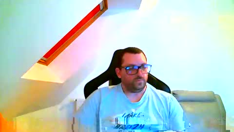 Snapshot of malou2927 chatting on 01-02-25, 08:13 breton online show from 01-02-25, 08:13