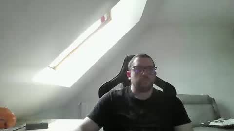 Snapshot of malou2927 chatting on 01-05-25, 12:31 breton online show from 01-05-25, 12:31