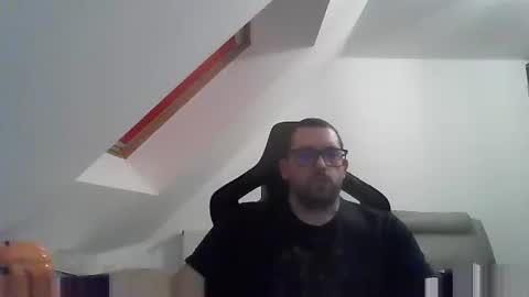 Snapshot of malou2927 chatting on 01-05-25, 04:59 breton online show from 01-05-25, 04:59