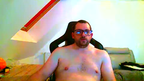 Snapshot of malou2927 chatting on 01-05-25, 10:08 breton online show from 01-05-25, 10:08