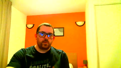 Snapshot of malou2927 chatting on 01-11-25, 04:36 breton online show from 01-11-25, 04:36