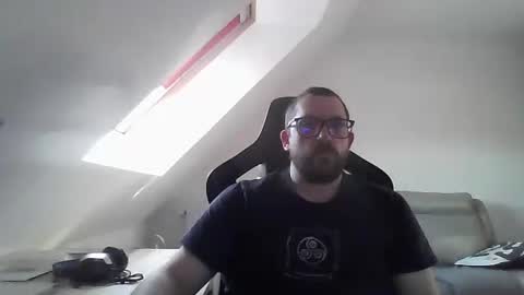 Snapshot of malou2927 chatting on 02-15-25, 04:56 breton online show from 02-15-25, 04:56