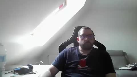 Snapshot of malou2927 chatting on 02-16-25, 01:16 breton online show from 02-16-25, 01:16