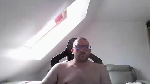 Snapshot of malou2927 chatting on 09-10-25, 09:31 breton online show from 09-10-25, 09:31