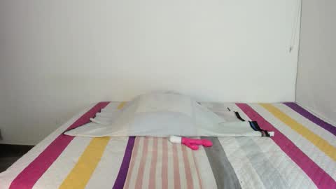 instagram  nueela   online show from 11-01-25, 12:12