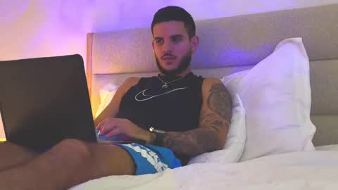 maluma09 online show from 10-08-25, 08:50