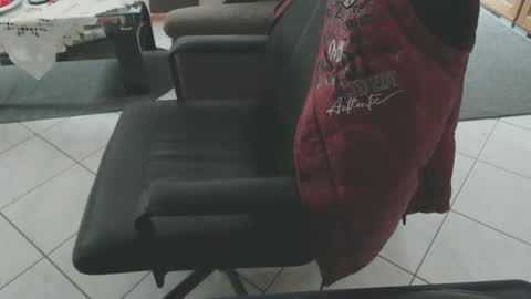 Snapshot of maly246 chatting on 01-12-26, 08:08 maly246 online show from 01-12-26, 08:08