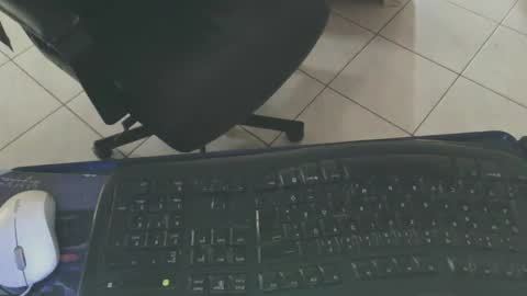 Snapshot of maly246 chatting on 01-17-26, 08:08 maly246 online show from 01-17-26, 08:08