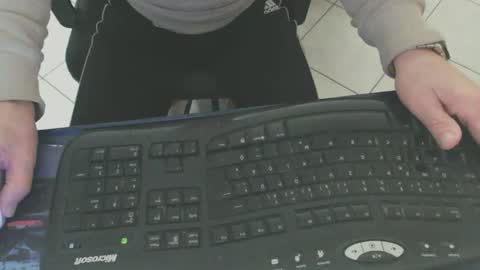 Snapshot of maly246 chatting on 02-03-26, 08:08 maly246 online show from 02-03-26, 08:08