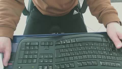 Snapshot of maly246 chatting on 02-07-26, 12:20 maly246 online show from 02-07-26, 12:20