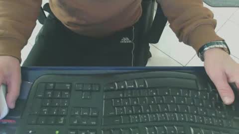 Snapshot of maly246 chatting on 02-11-26, 09:36 maly246 online show from 02-11-26, 09:36