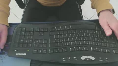 Snapshot of maly246 chatting on 02-16-26, 10:33 maly246 online show from 02-16-26, 10:33