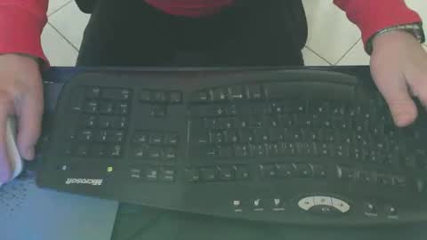 Snapshot of maly246 chatting on 02-19-26, 08:21 maly246 online show from 02-19-26, 08:21