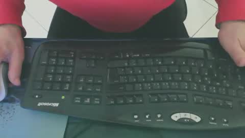 Snapshot of maly246 chatting on 02-20-26, 09:00 maly246 online show from 02-20-26, 09:00