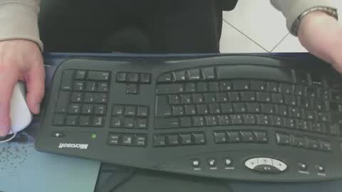 Snapshot of maly246 chatting on 02-23-26, 08:44 maly246 online show from 02-23-26, 08:44