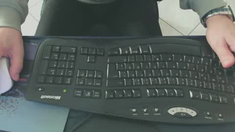 Snapshot of maly246 chatting on 02-27-26, 08:58 maly246 online show from 02-27-26, 08:58