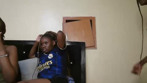 Snapshot of mamaapussy chatting on 10-01-25, 12:11 mamaa online show from 10-01-25, 12:11