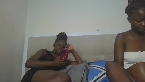 Snapshot of mamaapussy chatting on 03-11-26, 05:52 mamaa online show from 03-11-26, 05:52