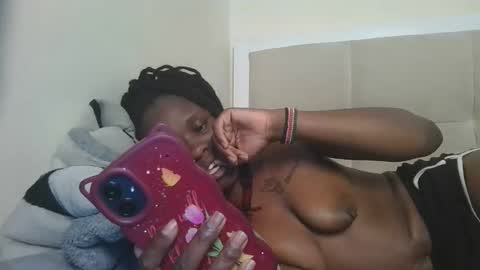 Snapshot of mamaapussy chatting on 03-31-26, 11:16 mamaa online show from 03-31-26, 11:16