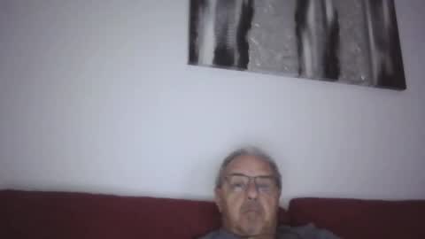 Snapshot of mambow99 chatting on 10-26-25, 12:16 OLDMANFREE online show from 10-26-25, 12:16