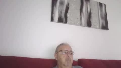 Snapshot of mambow99 chatting on 10-26-25, 02:34 OLDMANFREE online show from 10-26-25, 02:34