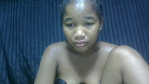 Snapshot of mamieriela chatting on 02-05-26, 09:30 mamieriela online show from 02-05-26, 09:30