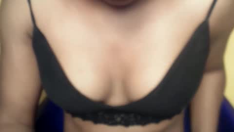Snapshot of mammy31 chatting on 06-11-26, 04:21 mammy31 online show from 06-11-26, 04:21