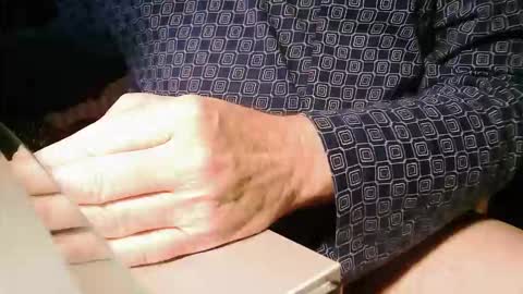 Snapshot of man4women4 chatting on 11-03-25, 06:14 TS online show from 11-03-25, 06:14